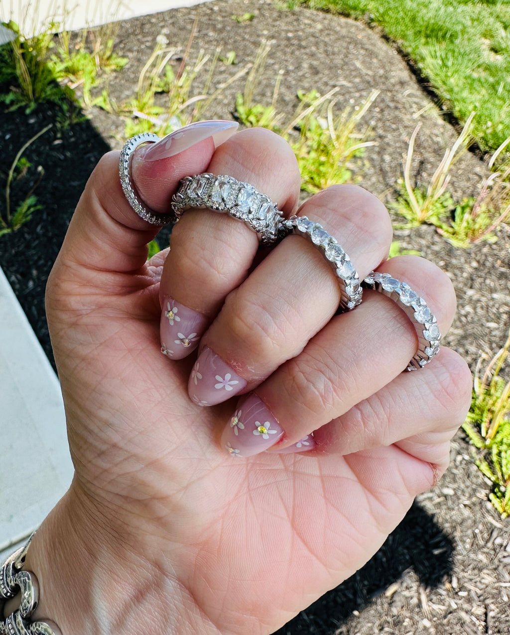 Vera Luxe 4-Piece Stacking Ring Set