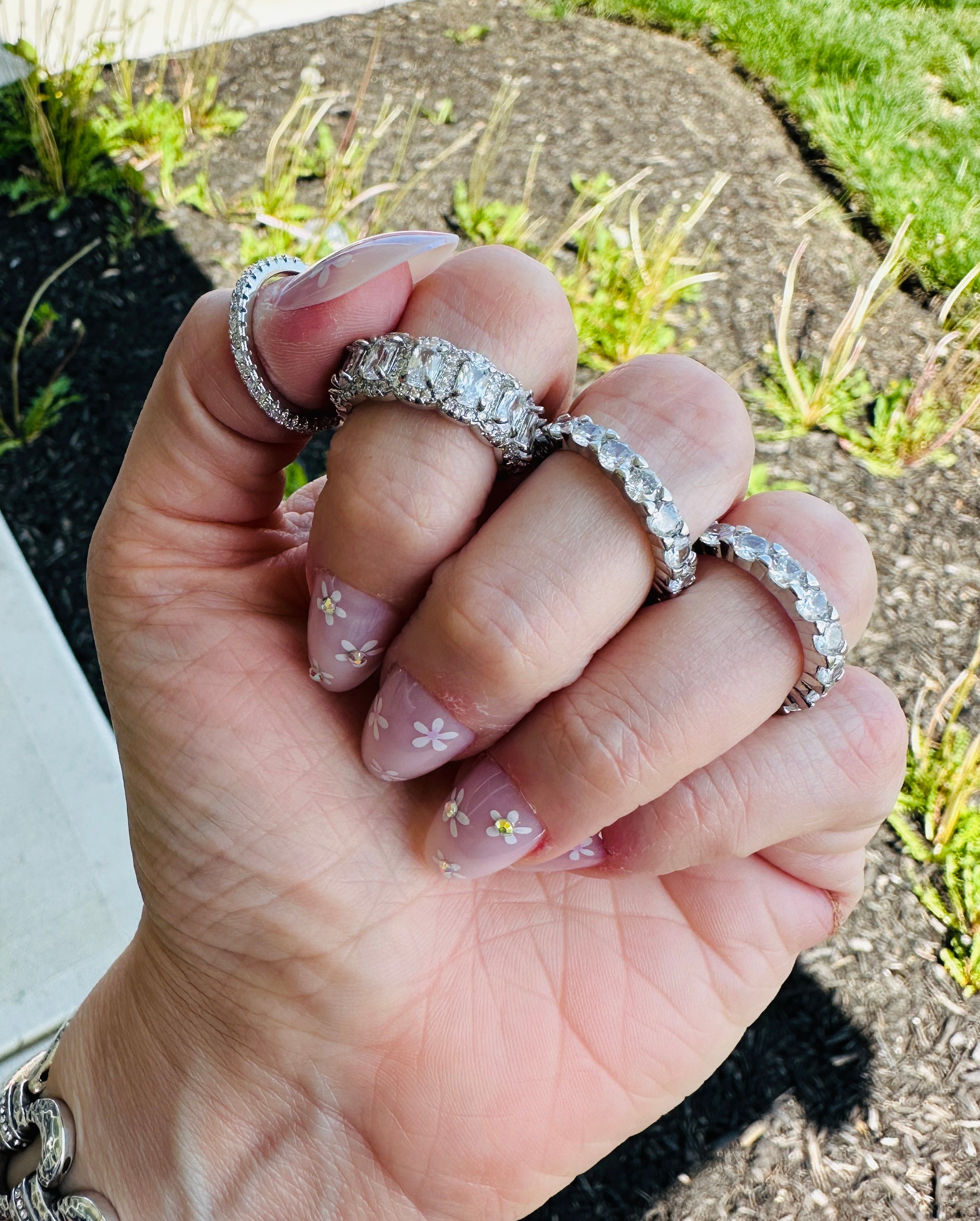 Vera Luxe 4-Piece Stacking Ring Set