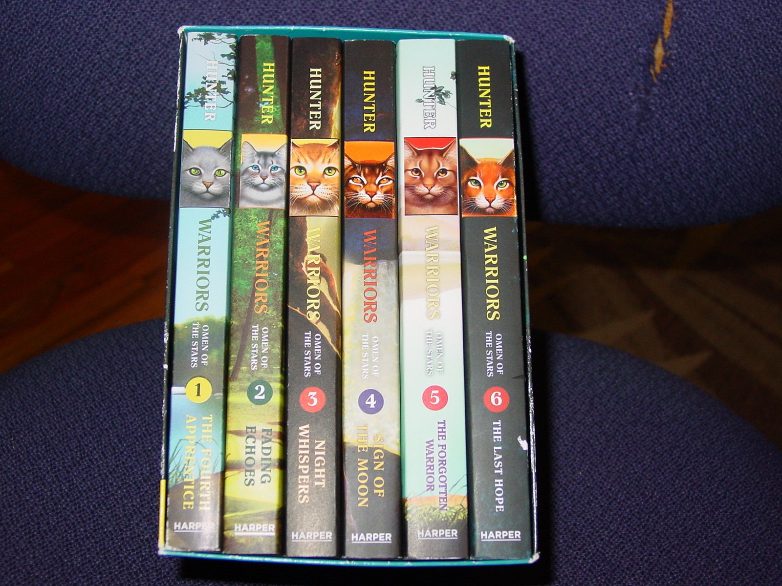 Warriors: Omen of the Stars Box Set: Volumes 1 to 6 by Hunte