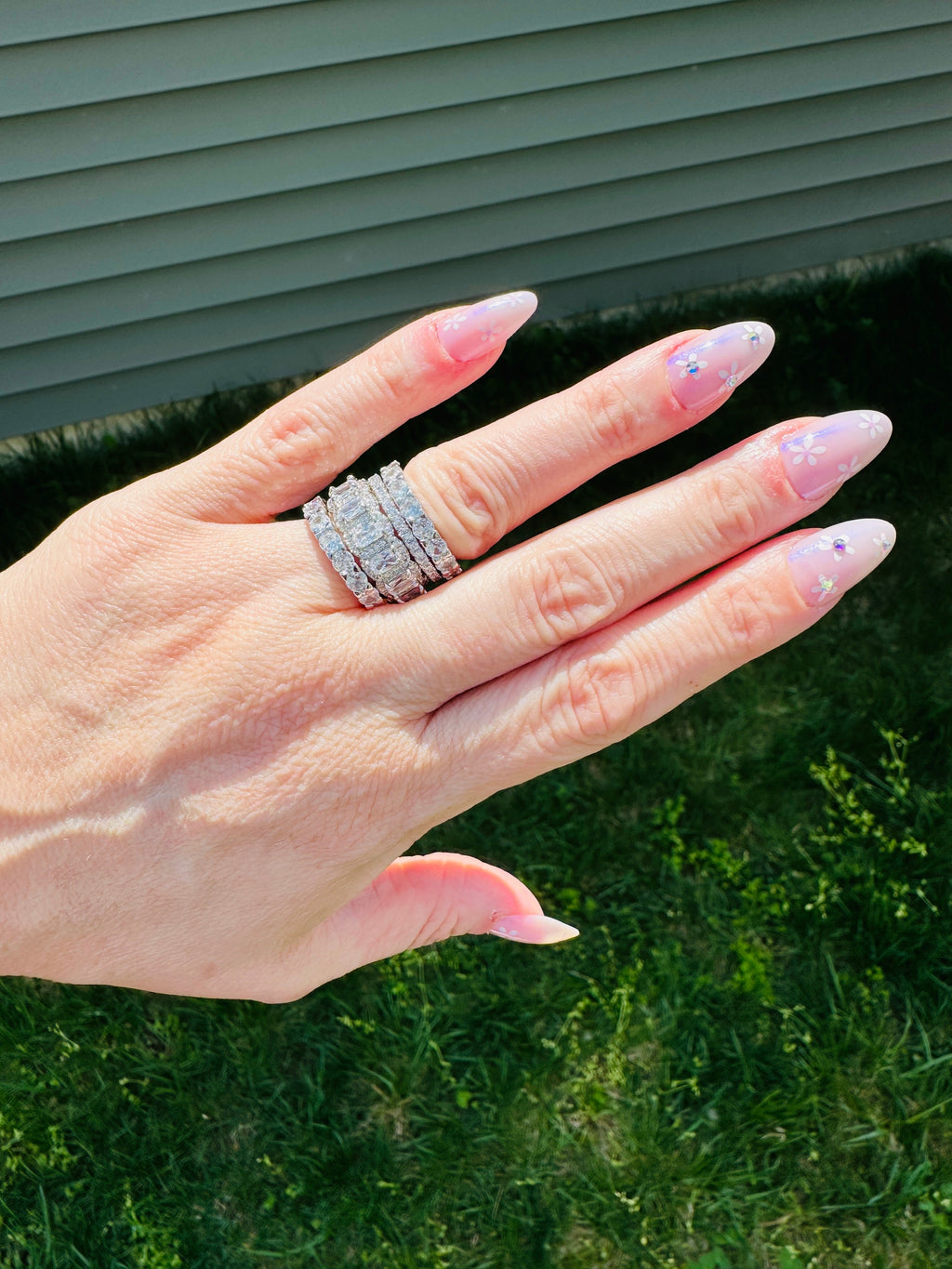 Vera Luxe 4-Piece Stacking Ring Set